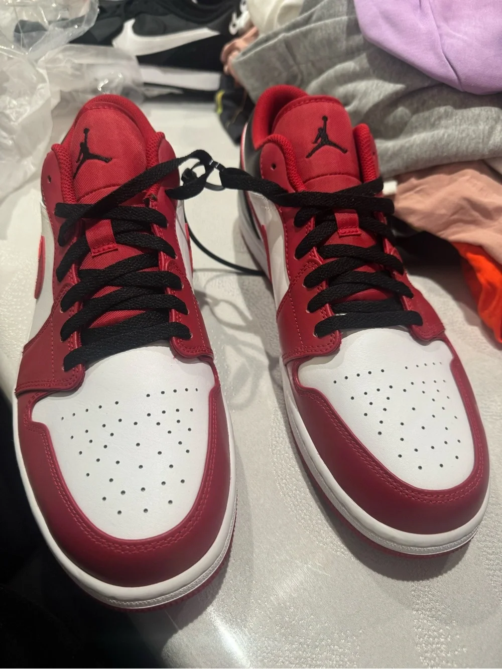 Jordan authentic low